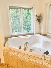 LAKE HOME! HOT TUB, GYM, FREEgolf cart, 2 kitchens - Image 5