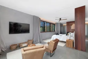 Coastal Urban Retreat 7 bed, 25m pool, pet - Image 3