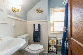 Charming Historic Home.  Large 5 bed 2 bath- close to everything - Image 5