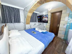 VillaRokkaLuxe - Free Heated Private Salt Pool with Hot Tub, Sauna, Cinema - Image 4