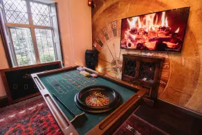 Luxury Country Manor Home for 15 - Boutique Themed rooms, Garden & Hot Tub - Image 2