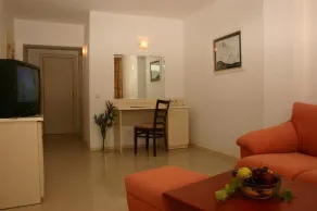 Detelina Hotel - Image 1