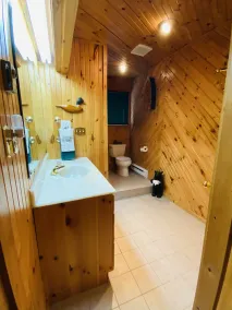 Beautiful Cottage for Rent: With sauna steps away from the lake only $3,000/week - Image 3