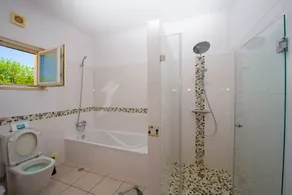 Villa privata con 5 camere da letto e 6 bagni con vista sul mare e sulla riserva naturale - Image 2