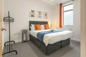 The Albany Sleeps 2 With Wifi - Image 4