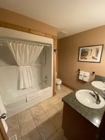 Lakefront townhouse, perfect for golfing, wine touring & snowbirds - Image 4