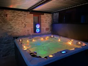 Gîte in pietra con Jacuzzi vicino a Rocamadour e al Gouffre de Padirac - Image 2