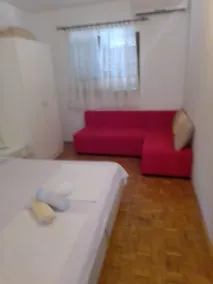 1-Zimmer-Ferienwohnung mit Terrasse Ivan Dolac, Hvar (A-18269-c) - Image 3