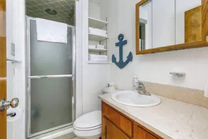 Sleeps 15 - Huge Yard - Lakefront - Perfect House for Large Groups - Image 3