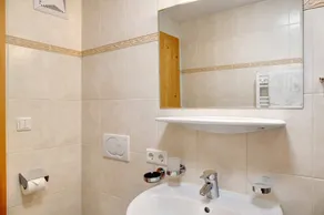 Appartamento vacanze \"Arnika\" con vista sulle montagne, giardino in comune e WiFi - Image 4