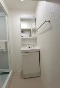 Quadruple room with shower / Toshima-ku Tokyo - Image 4