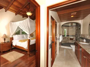 Waterfront Luxury 3 Bedroom 3 Bathroom Penthouse Walking Distance To Cruz Bay - Image 5