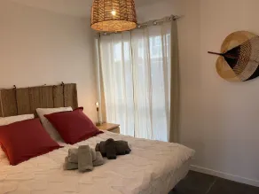 A 5-minute walk from the port! Apartment with garden - Image 3