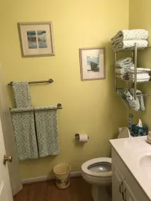 South Haven - No Stairs - Condo with Pool - 2 minute Walk to Beach! - Image 3