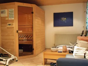 Comfortable, fully furnished apartment with mountain views for 4 people - Image 2