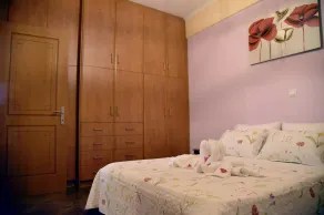 Tranquil Stone Villa- 5 min from the beach! - Image 4