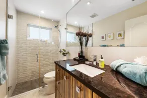 DÉTENDEZ-VOUS À SERENITY PLACE, UNE MAGNIFIQUE MAISON DE PISCINE CHAUFFANTE MODERNE ET CONTEMPORAINE !!! - Image 4