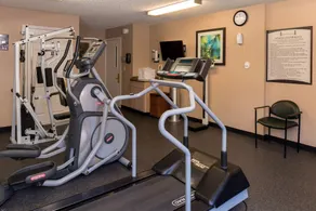 Cozy and Laptop-friendly Studio | Pool & Gym. - Image 2