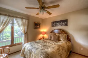 LOZ Family Fun Lakefront Vacation Home #1, 5000sf, 6 bdr, 4 bath, 1 is ADA - Image 5