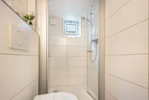 “TULIP PATH 3”, apartamento na cave de férias e montador com coração - Image 4