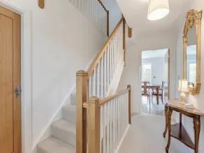 A beautiful large house on an exclusive estate. - Image 3