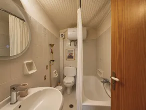 Virginia's Penthouse - Image 3