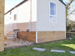 1 bedroom accommodation in Chard - Image 5