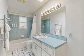 Belle île avec piscine privée - 1 pâté de maisons de Pine Street, 2 chiens OK! - Image 4