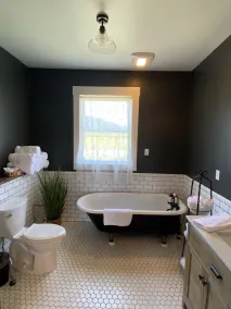 The Red Farmhouse - Image 4