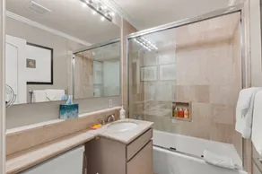 Aspen Condo 1.5 Blocks to Town. Balcony. Outdoor Pool. Sleeping Den w/Sofa Bed, 3 Bathrooms, Gas FP - Image 5