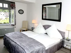 Relaxa at a luxurious villa in Bad Pyrmont - Image 5