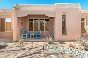 Fort Marcy 67 | Walk to Plaza | Kiva Fireplace | Full Kitchen | Hot Tub | Pool | Single Level - Image 3