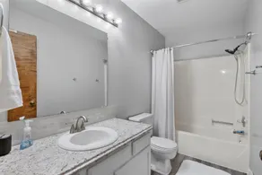 Corporate Housing Townhouse Cozy yet spacious with finished basement. - Image 5