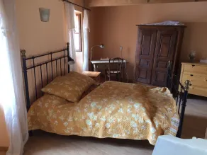 Gran casa de piedra histórica en el Ardèche - Image 4