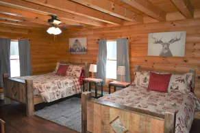 Privacy Galore at the Little Pine Loj.   - Image 5