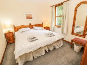 GARDENER'S COTTAGE, pet friendly, with a garden in Chirnside - Image 3