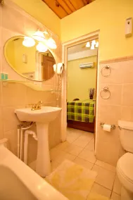Annmarie Beachfront Retreat Villa - Image 2