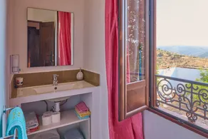 Country House 'Molino De Aceite 1911' with Mountain View, Wi-Fi and Air Conditioning - Image 2