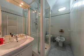 CASA IRIS - Comfort and the Sea Just Steps Away - Image 2