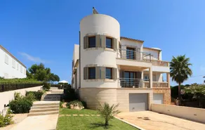 Modern Spacious Villa, Private Pool, Amazing Sea Views of Portocolom Bay, 125m walk to 2 Beaches! - Image 5