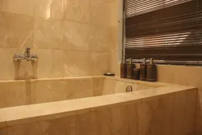 Romantique 3 chambres avec adapté à la famille - Image 2
