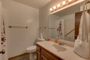 4 Bedroom Forest Condo in Lake Village, Close to town, Club house, Wifi - Image 5