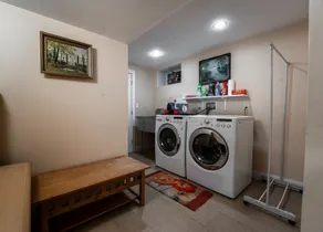 3BR, 4Bath Dream Home: sauna, hot tub, pool. Explore Boston in Style! (STR-26-3) - Image 4