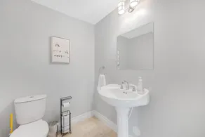 Beautiful Large 5bed 4bath Lake house in Bancroft! - Image 4