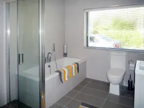 Purple Mountain Holiday Home - Image 2