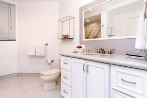 Newly Remodeled -- Flawless King Bed Suite with Luxurious Patio - Outdoor TV! - Image 4