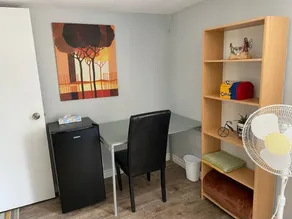 Quiet Private Room in East City - Image 2