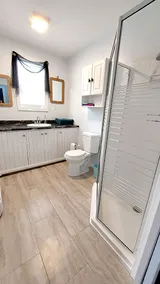 Cozy Lakeside Cottage - Saint John - Image 3