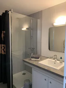 Emplacement idéal plage à 2 mns à pied ! Villa très agréable avec jardin privé - Image 2