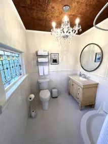 Large, spacious home centrally located in Yakima, Washington - Image 3
